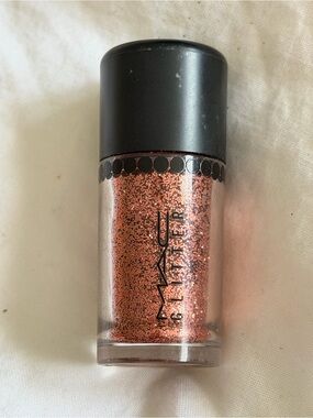 MAC Cosmetics Glitter Pigment -“reigning riches- Rose Copper
